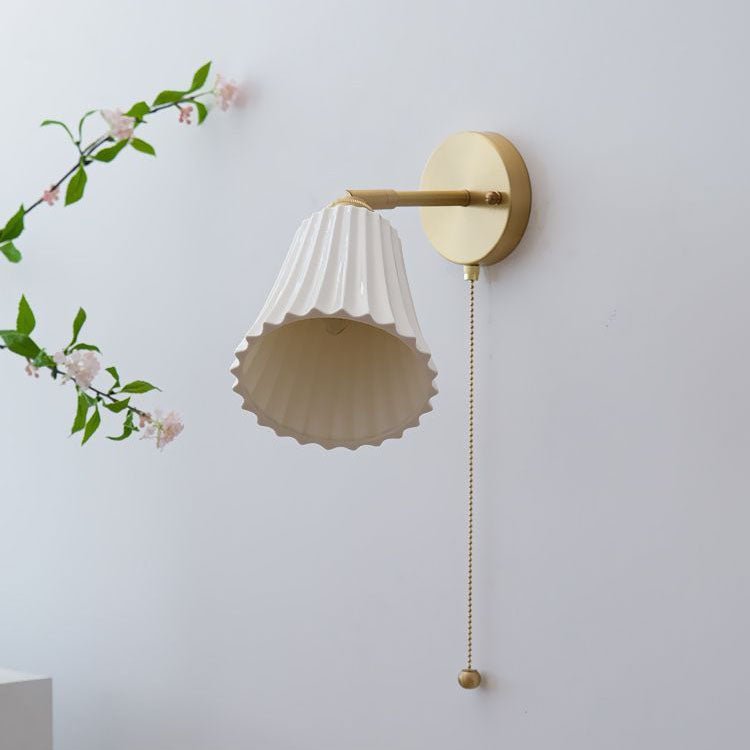 AcsádLume | Wandwandleuchte aus Messing und Keramik - LICHTZOONE