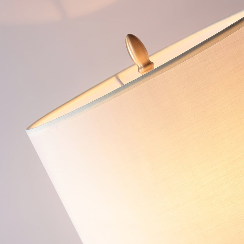 ImperiumLux | Goldene Tischlampe mit Stofflampenschirm - LICHTZOONE