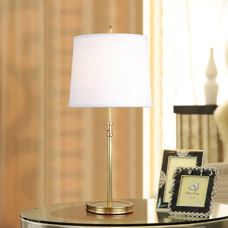 ImperiumLux | Goldene Tischlampe mit Stofflampenschirm - LICHTZOONE